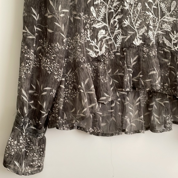 Lulus whispering winds gray floral embroidered top - Picture 6 of 9